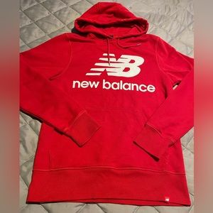 Small New Balance Essential Pullover